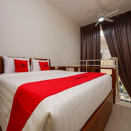 Reddoorz Plus Near Paragon Mall Semarang Otel Dış mekan fotoğraf