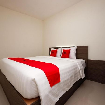 Reddoorz Plus Near Paragon Mall Semarang Otel Dış mekan fotoğraf