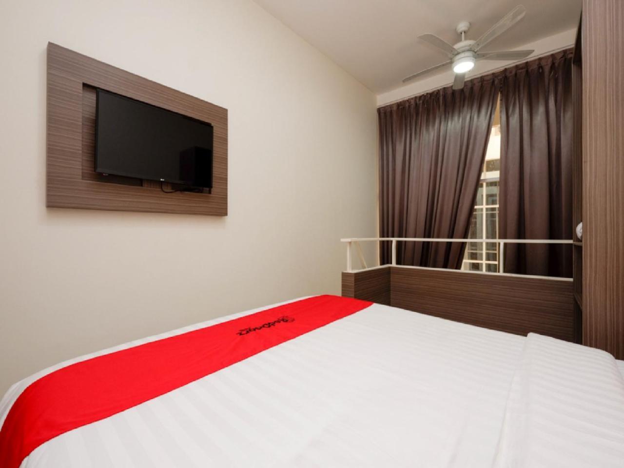 Reddoorz Plus Near Paragon Mall Semarang Otel Dış mekan fotoğraf