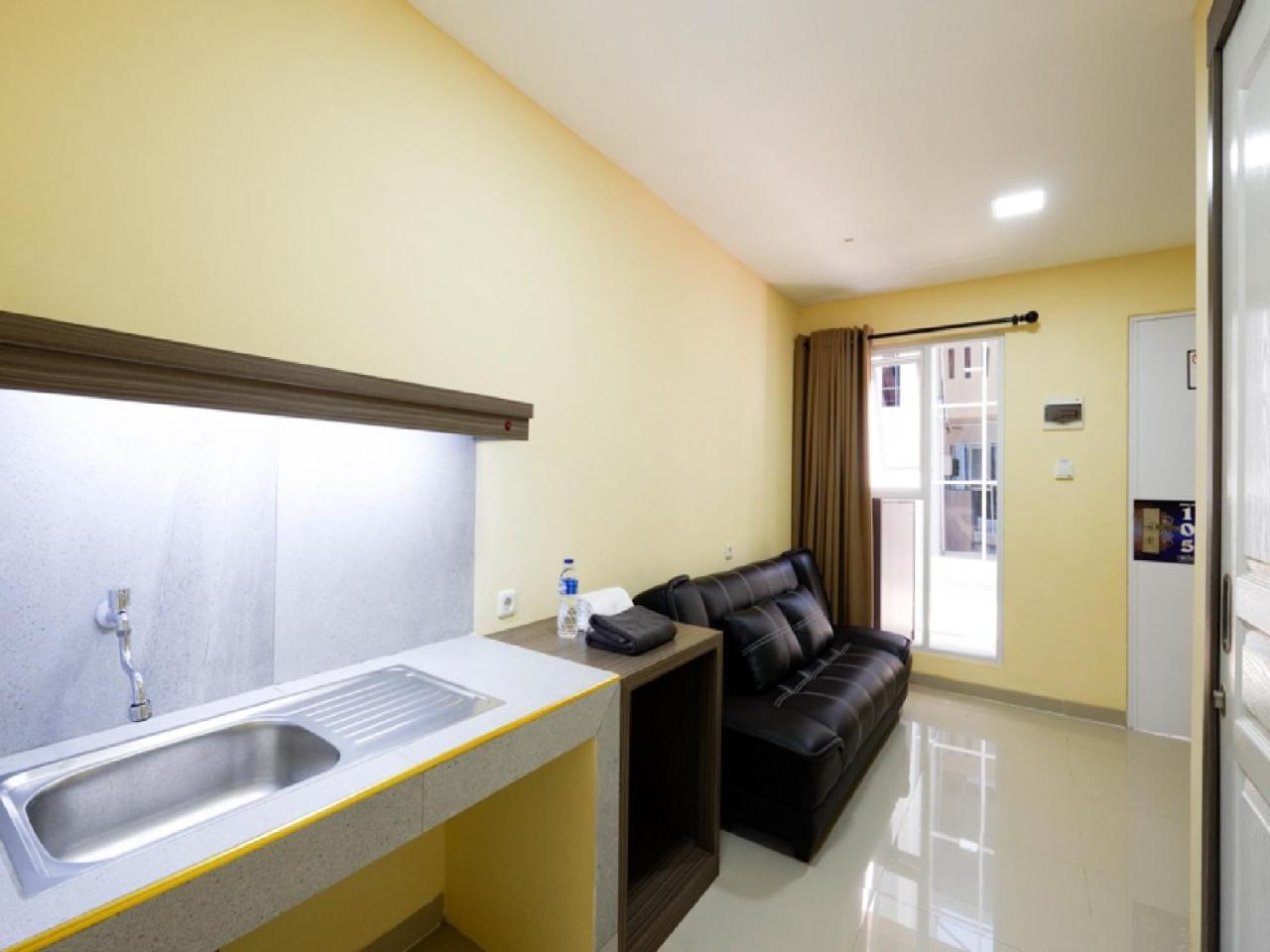 Reddoorz Plus Near Paragon Mall Semarang Otel Dış mekan fotoğraf